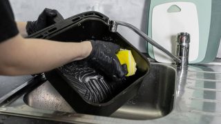 نحوه تمیز کردن سرخ کن بدون روغن